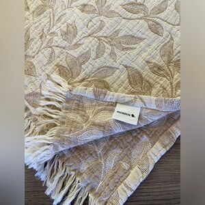 Piscatextil Portugal All Cotton throw blanket vines leaves neutral fringe